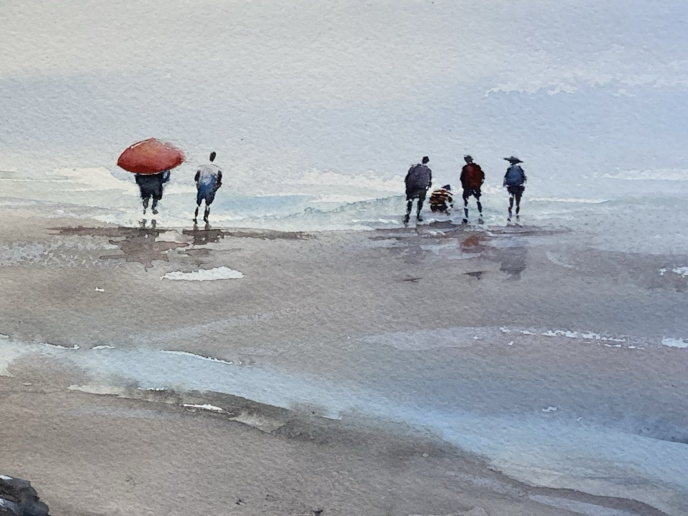 Aquarelle de Martial Loco : promeneurs sur une plage, l’un sous un parapluie rouge